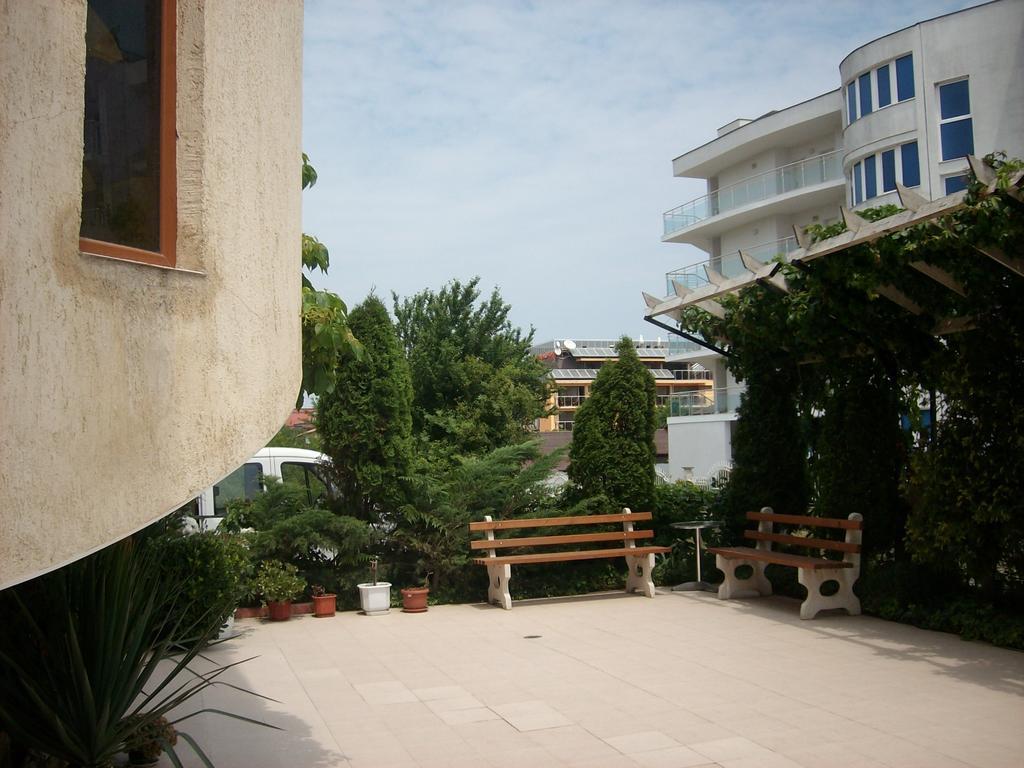 Hotel Neven Πριμόρσκο Εξωτερικό φωτογραφία