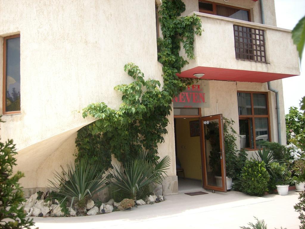 Hotel Neven Πριμόρσκο Εξωτερικό φωτογραφία