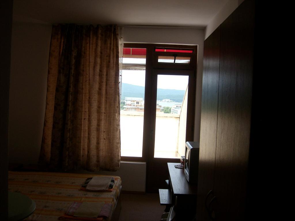 Hotel Neven Πριμόρσκο Εξωτερικό φωτογραφία