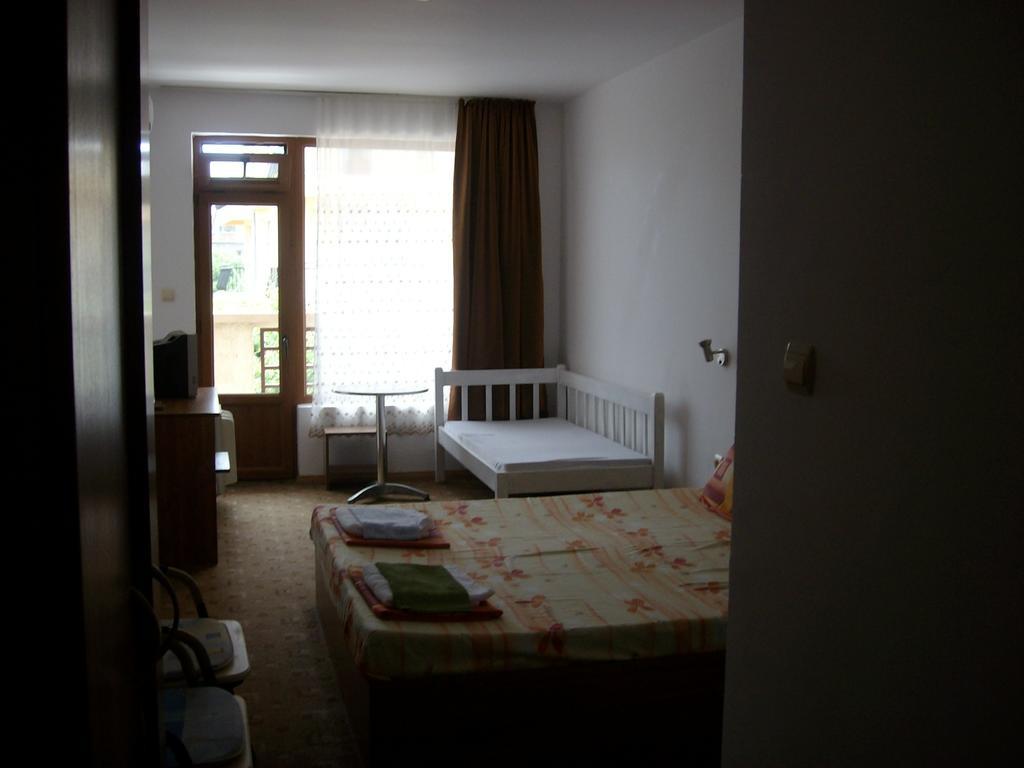 Hotel Neven Πριμόρσκο Δωμάτιο φωτογραφία