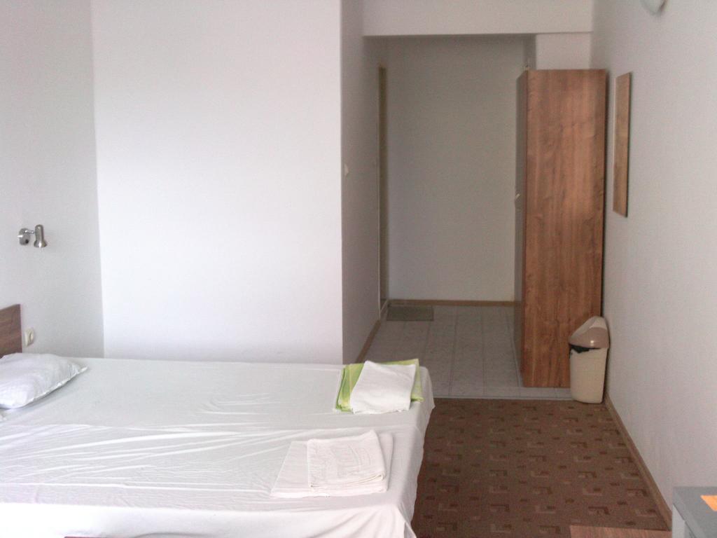 Hotel Neven Πριμόρσκο Εξωτερικό φωτογραφία